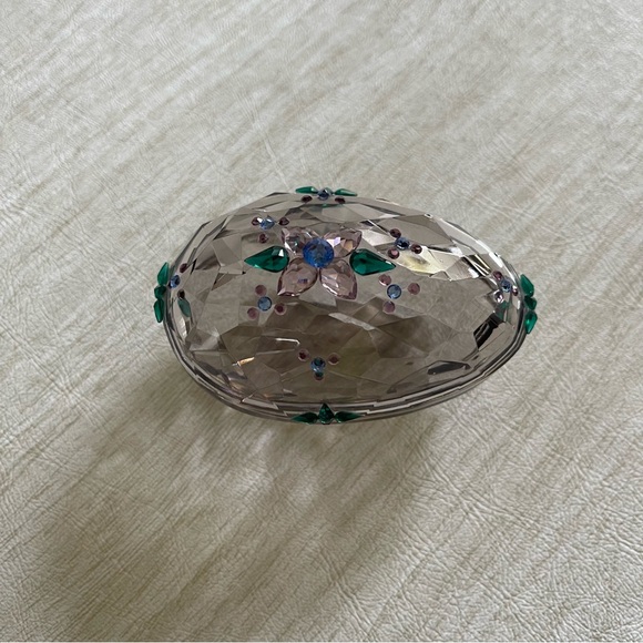 Crystal Egg box Trinket box with Swarovski Crystals - Picture 3 of 12
